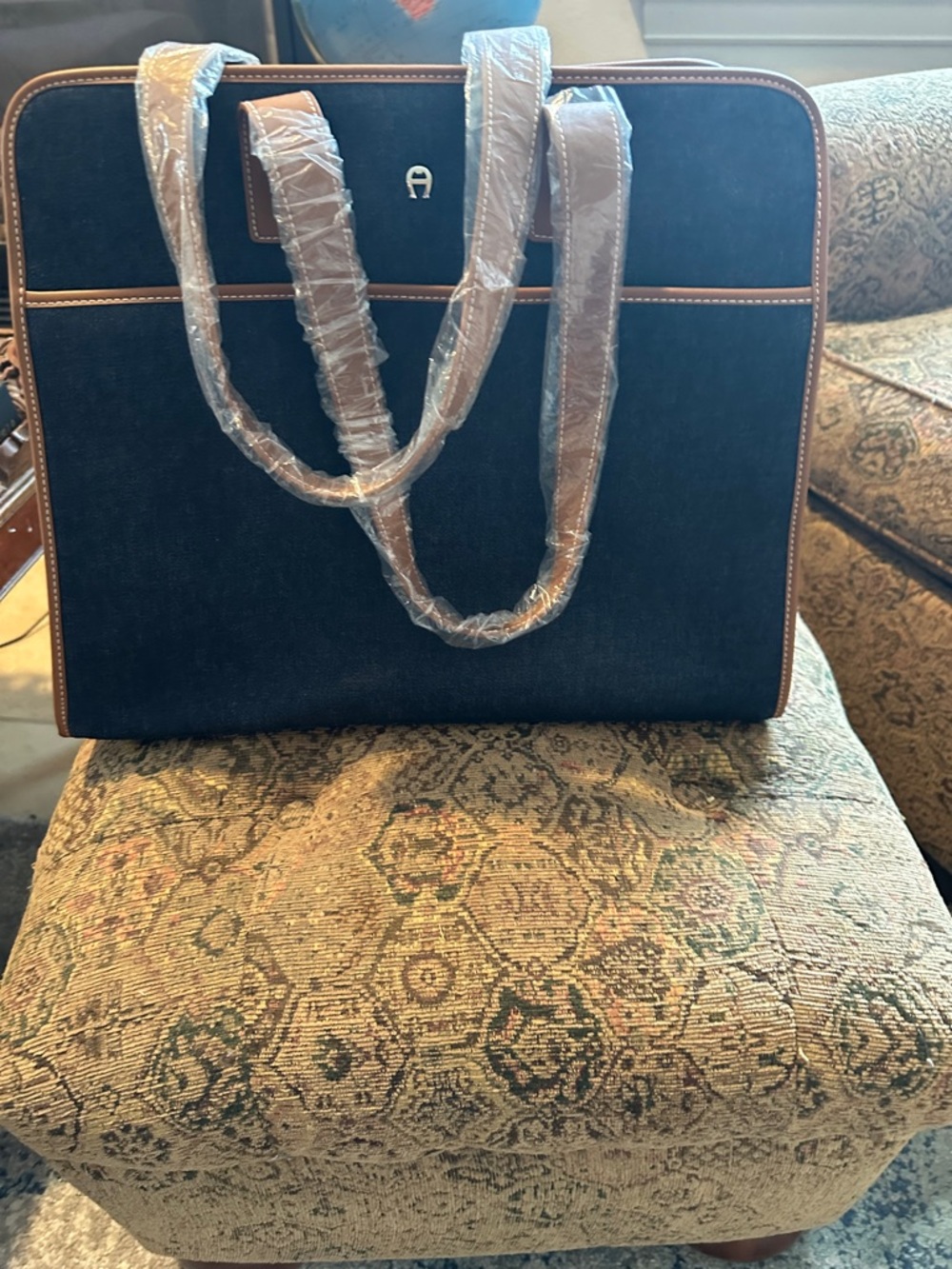 Vintage Etienne Aigner Navy and Brown Leather-Trim travel/ tote. NWTS - Picture 2 of 6